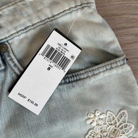 Lauren Ralph Lauren
Patchwork Twill Denim Relaxed Tapered Mid Rise Ankle Jean - Picture 7 of 13